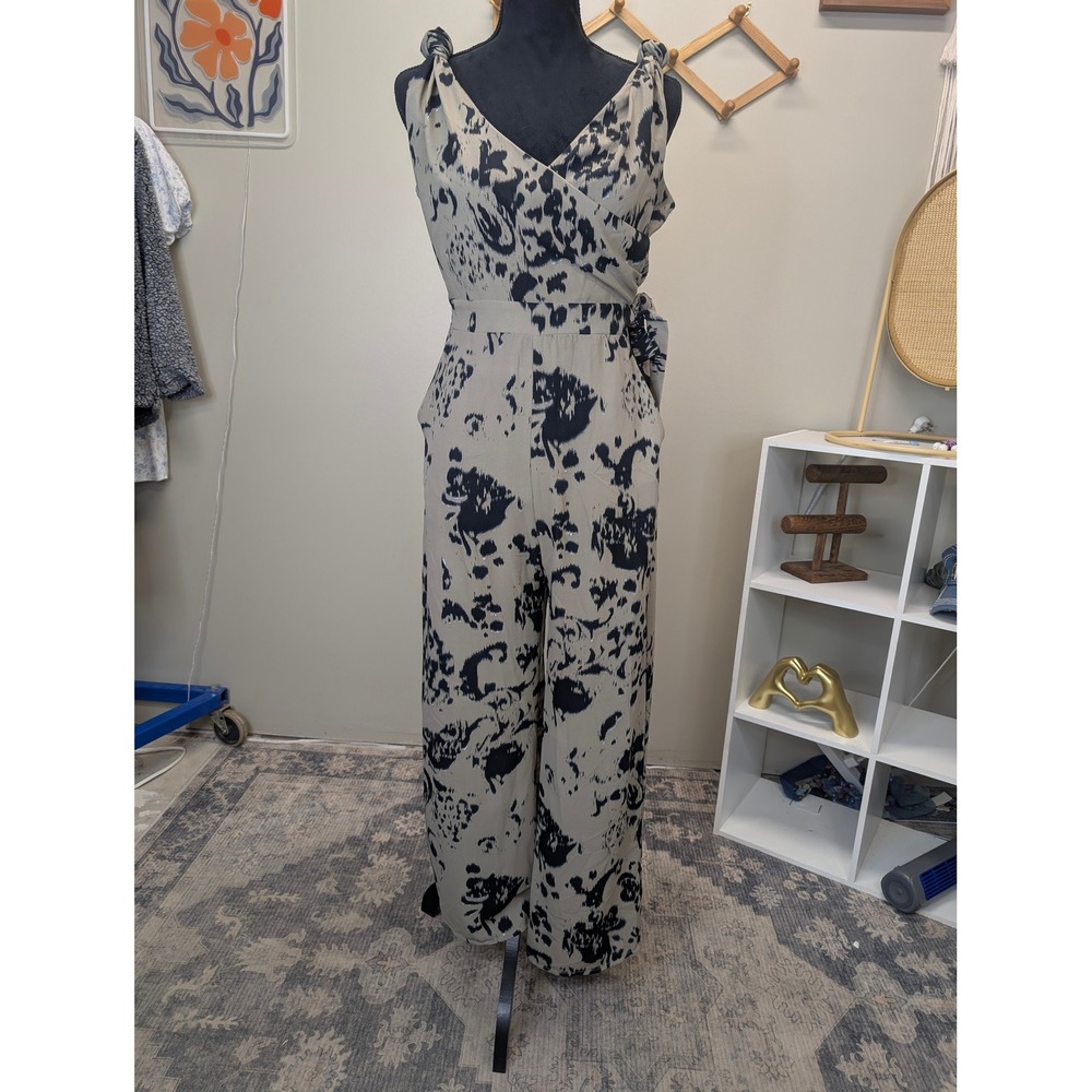 Entro Women Tan Black Abstract Ikat Print Sleeveless Wide Leg Jumpsuit Medium
